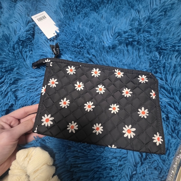 Simply Southern Cosmic Bag, Key Fob Wristlet, & Aerie Waterproof Phone Case NWT - Picture 6 of 9